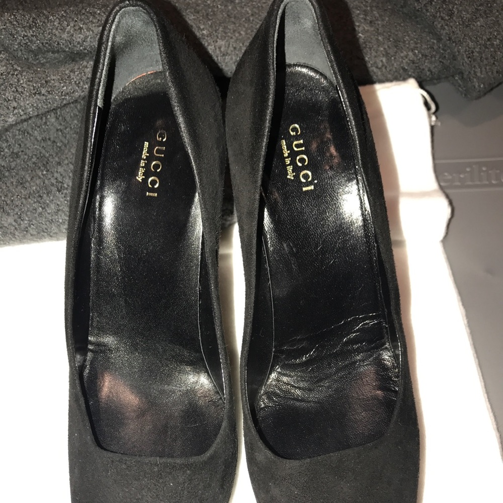 Suede Plain Pump. - image 1